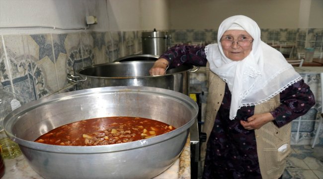 HUZUR VE BEREKET AYI RAMAZAN - Bu köyde tek iftar sofrası kuruluyor