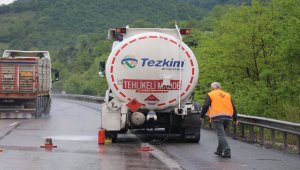 Otoyolda tankerle otomobil çarpıştı: 2 yaralı