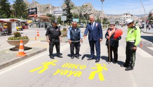 Sürücüler yaya geçitlerinde 