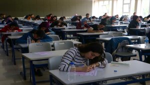 Üniversite adayları için son prova