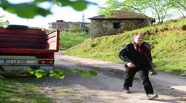 Unutulmaya yüz tutan enstrümanları geleceğe taşıyor