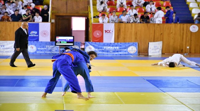 1. Uluslararası Topçam Judo Turnuvası başladı