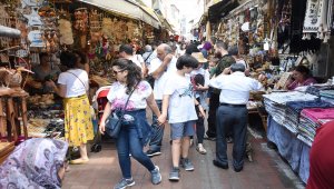 Amasra'ya bir günde nüfusunun 10 katı tatilci geldi