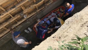 Amasya'da inşaat alanındaki çukura düşen kişi kurtarıldı