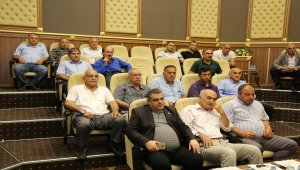 Artvin Valisi Doruk muhtarları dinledi