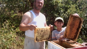 Bal üreticileri Kafkas ırkı arılarını tanıttı
