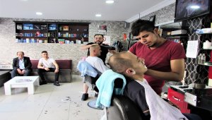 Berber ve kuaförlerde bayram mesaisi