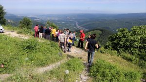 Bolu Dağı'nda otomobil şarampole devrildi