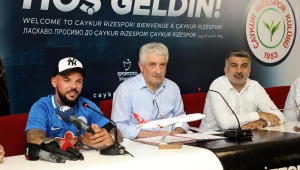 Çaykur Rizespor'da Moroziuk sözleşme imzaladı