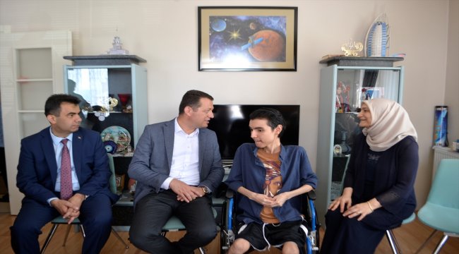Evde eğitimle okulu birinci bitirdi