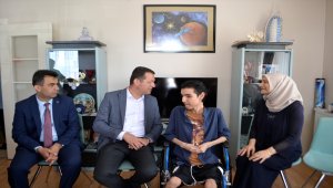 Evde eğitimle okulu birinci bitirdi