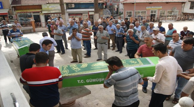 Kazada ölen kız kardeşler son yolculuklarına uğurlandı