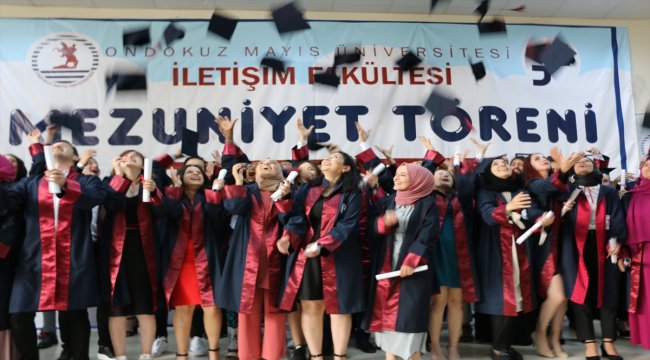 OMÜ İletişim Fakültesinde mezuniyet sevinci
