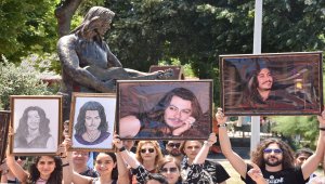 Sanatçı Barış Akarsu doğum gününde anıldı