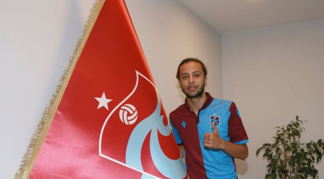 Trabzonspor, Taha Tunç için imza töreni düzenledi