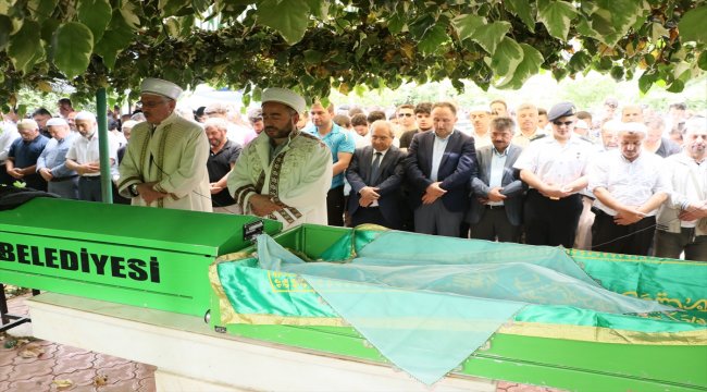 Trafik kazasında hayatını kaybeden iki kardeşe hüzünlü veda