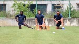 Ümit Karan yönetimindeki Shkupi, kamp için Bolu'da