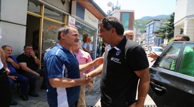 Ünal Karaman'dan futbol okuluna ziyaret