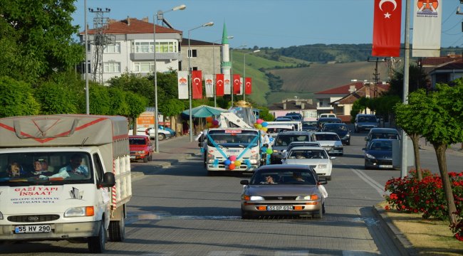 Vinçli kamyonet sünnet arabası oldu