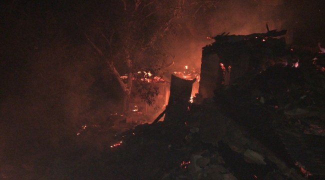 Yusufeli'nde çıkan yangında bir kişi öldü