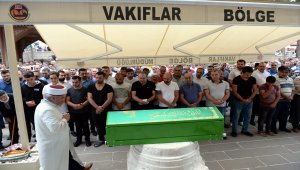 Balkondan düşüp ölen çocuğun cenazesi toprağa verildi