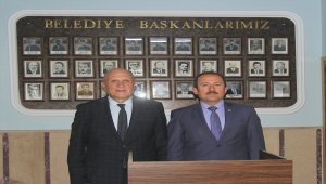 Bayburt Valisi Pehlivan'dan Pekmezci'ye veda ziyareti