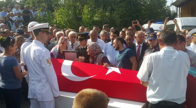 Denizde boğulan asker defnedildi