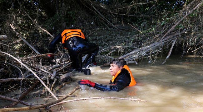 Düzce'de su altı ekipleri titizlikle çalışıyor