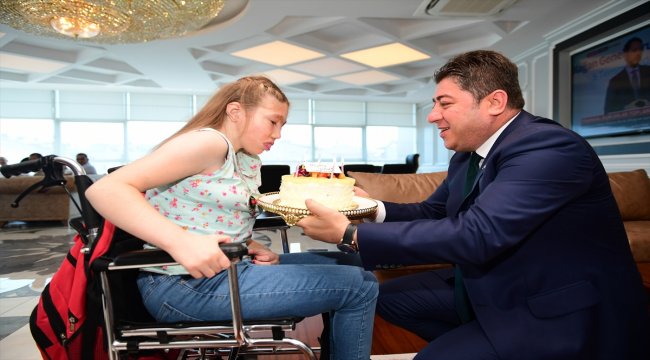 Epilepsi hastası Sudenur'a sürpriz doğum günü