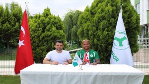 Giresunspor'da çifte imza