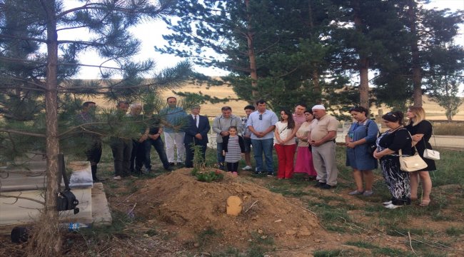 Görev başında vefat eden Abdulkadir Nişancı mezarı başında anıldı
