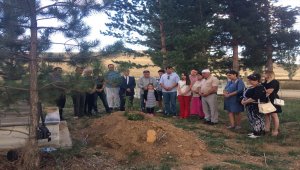 Görev başında vefat eden Abdulkadir Nişancı mezarı başında anıldı