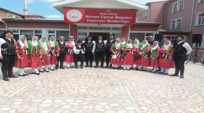 Huzurevi sakinleri folklor öğreniyor