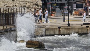 Karadeniz'de şiddetli rüzgar