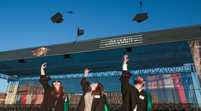 Özyeğin Üniversitesi mezuniyet töreni