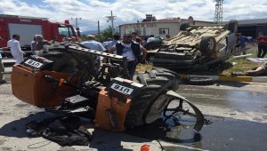 Samsun'da hafif ticari araç ile traktör çarpıştı: 9 yaralı