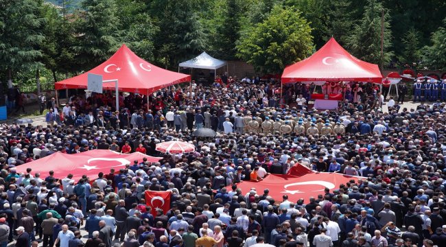 Şehit Piyade Sözleşmeli Er Salih Altuntaş son yolculuğuna uğurlandı