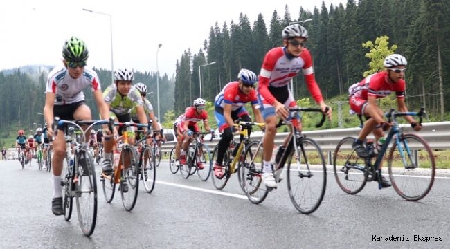 Sporcular 15 Temmuz için pedal çevirdi
