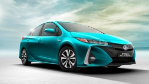 Toyota Prius Plug-in Hybrid yenilendi