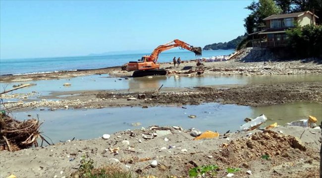 Akçakoca sahilleri bayrama hazır