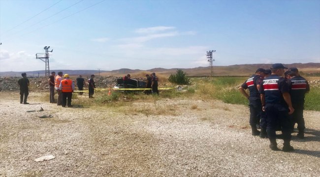 Çorum'da takla atan otomobildeki 1 bebek ile çocuk öldü, 3 kişi yaralandı