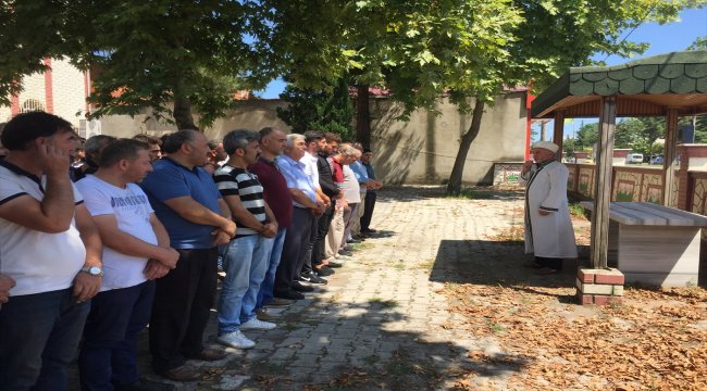 Denizde kaybolan genç için gıyabi cenaze namazı kılındı
