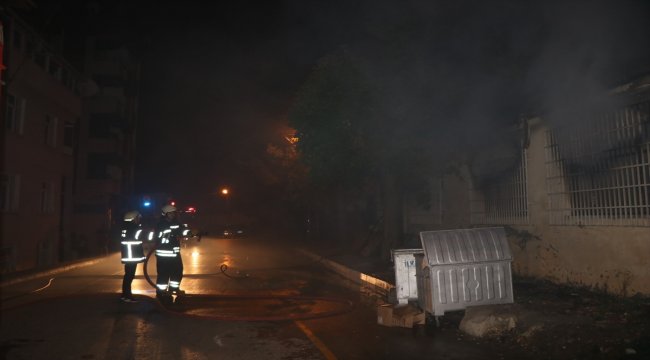Eski hastanenin deposunda çıkan yangın söndürüldü