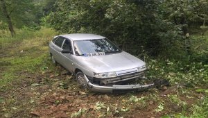 Giresun'da otomobil otokorkuluklara çarptı: 3 yaralı