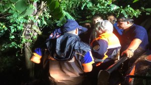 GÜNCELLEME - Bartın'da 5 kişinin bulunduğu araç baraja devrildi