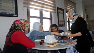 Kadınların yeni buluşma yeri kıraathane