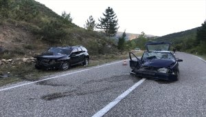 Karabük'te cip ile otomobil çarpıştı: 1 ölü, 2 yaralı