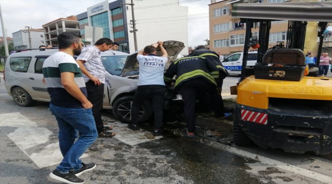 Samsun'da otomobil ile forklift çarpıştı: 5 yaralı