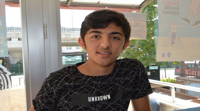Samsun'da para bulan gençten örnek davranış