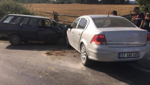 Sinop'ta trafik kazaları: 15 yaralı